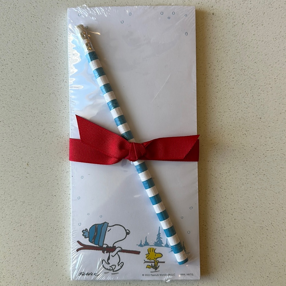 Peanuts Snoopy Notepad & Pencil set